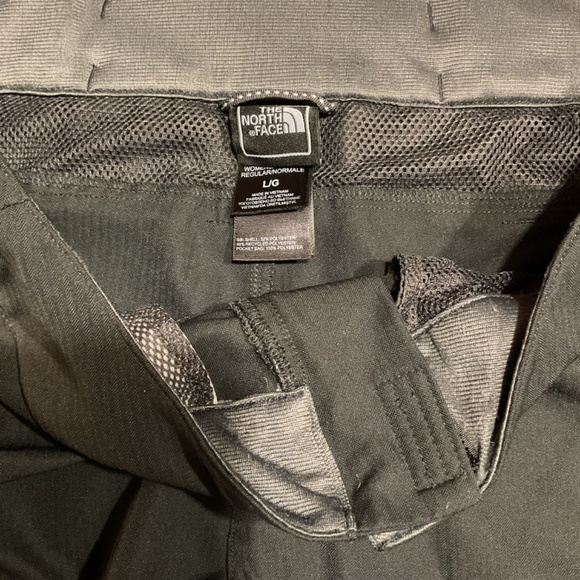 The North Face shorts, Black, Size Large - Picture 4 of 8